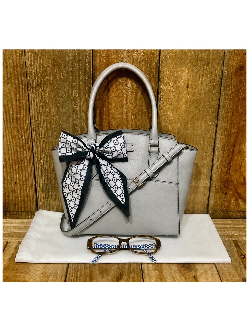 Kate Spade. 4 Piece Set: Jeanne Satchel with Free Eyeglasses, Scarf & Dust Bag. - Picture 16 of 16